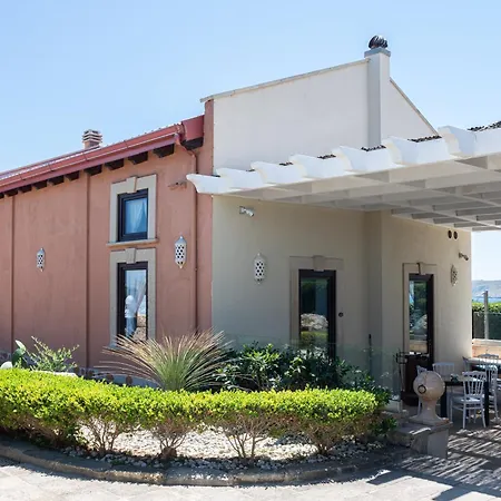 Hotel Palascìa Wellness Relais 3*